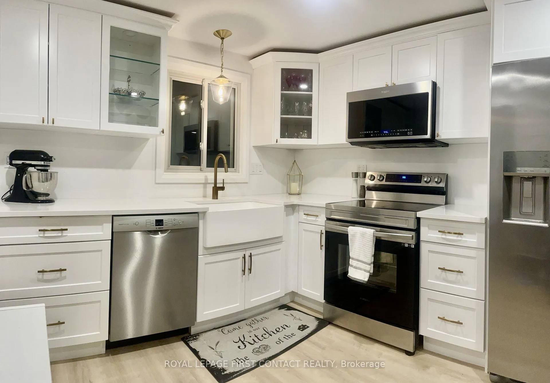 Photo 2 of Unit A, 328 Christine Drive, Midland — HOMEH