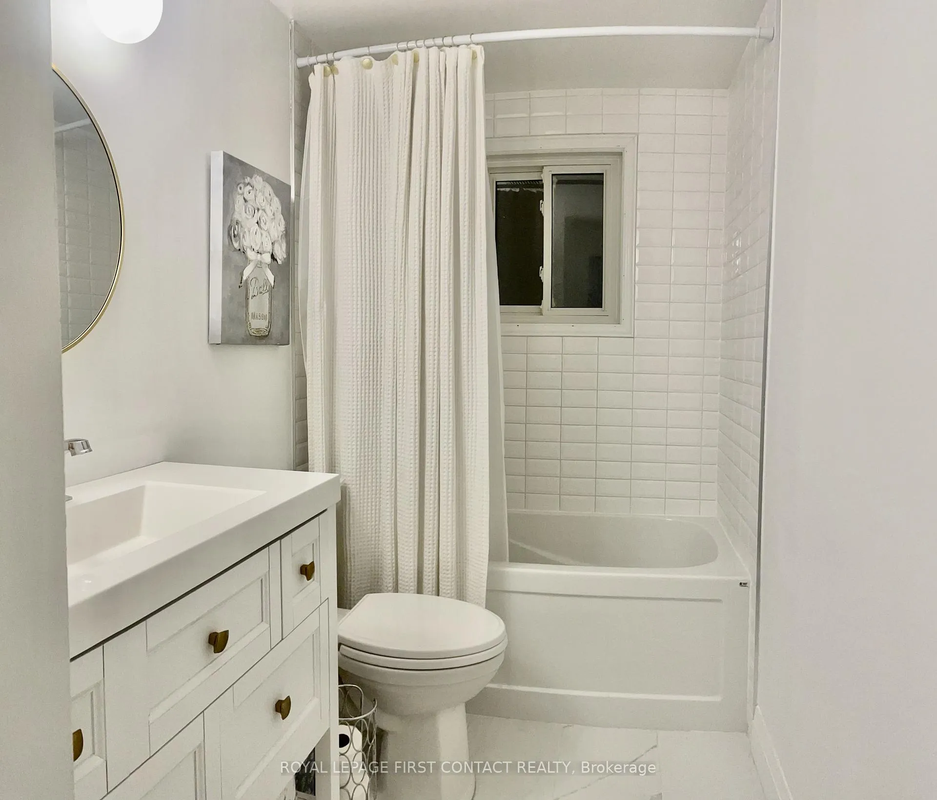 Photo 11 of Unit A, 328 Christine Drive, Midland — HOMEH
