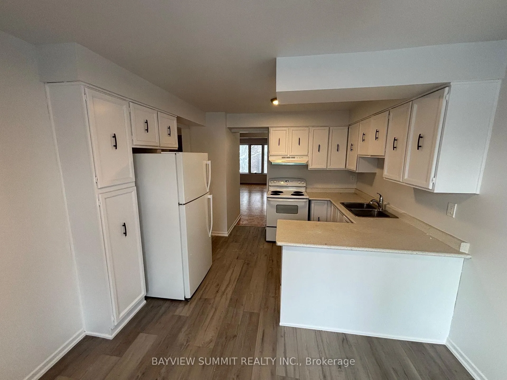 Photo 3 of 144 Olde Towne Place, Markham, Thornhill — HOMEH
