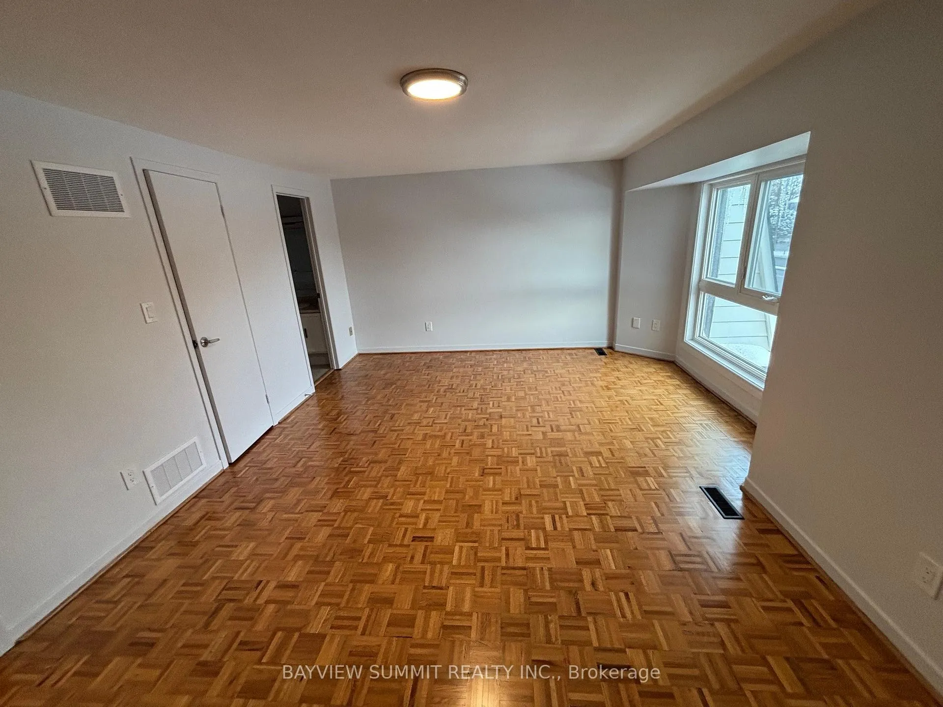 Photo 8 of 144 Olde Towne Place, Markham, Thornhill — HOMEH