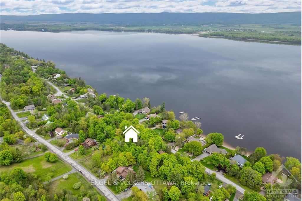 Photo 6 of 2863 Barlow Crescent, Ottawa, Dunrobin Shores — HOMEH