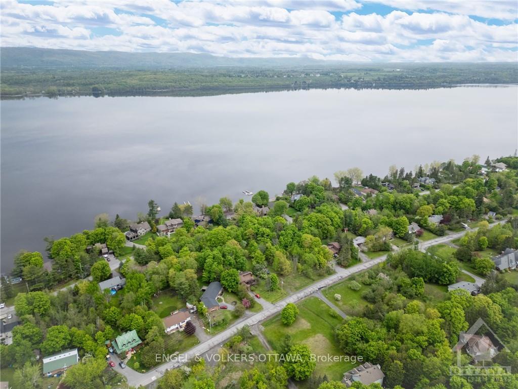 Photo 11 of 2863 Barlow Crescent, Ottawa, Dunrobin Shores — HOMEH