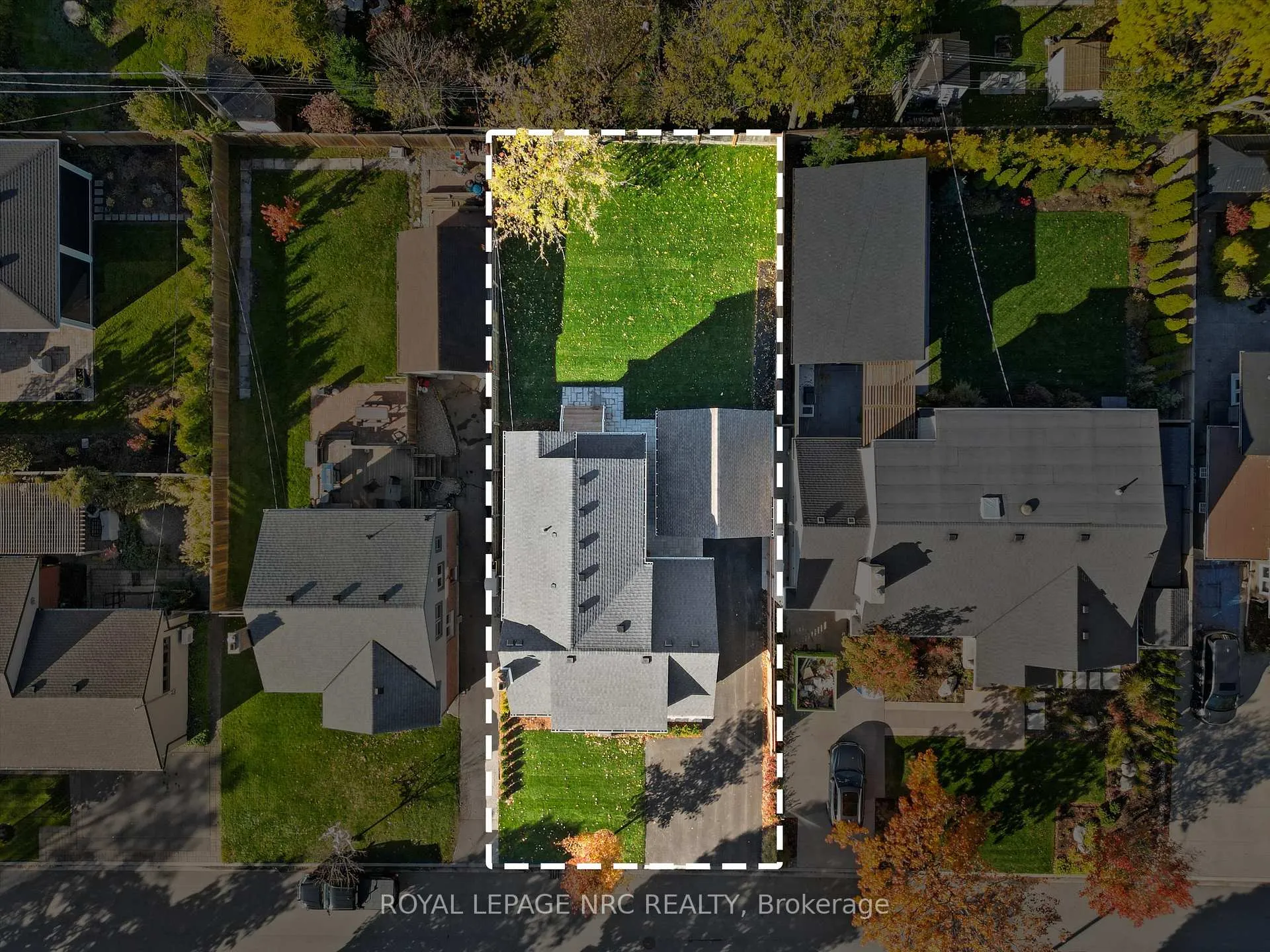 Photo 3 of 118 Glenwood Avenue, St. Catharines, Old Glenridge — HOMEH