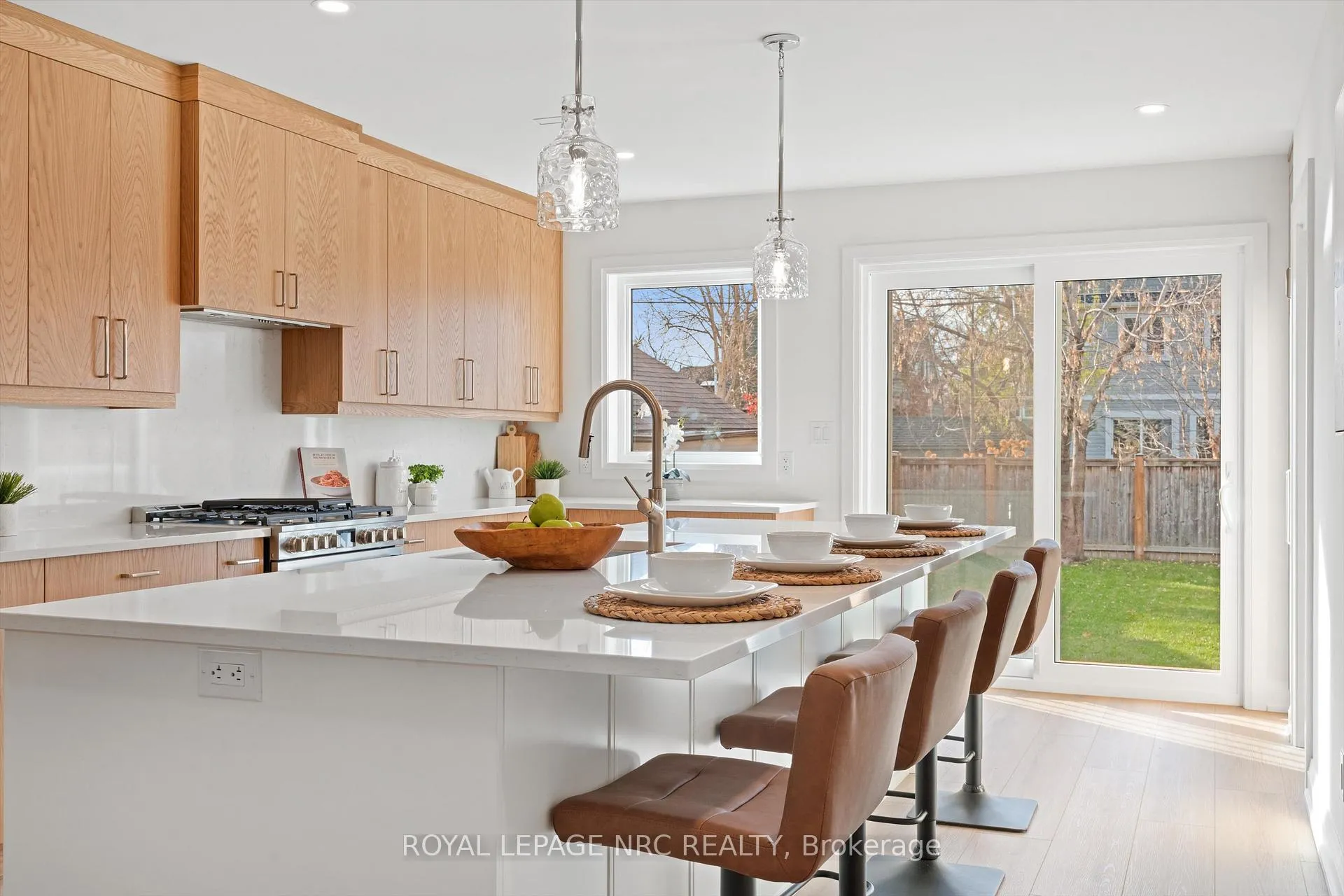 Photo 14 of 118 Glenwood Avenue, St. Catharines, Old Glenridge — HOMEH