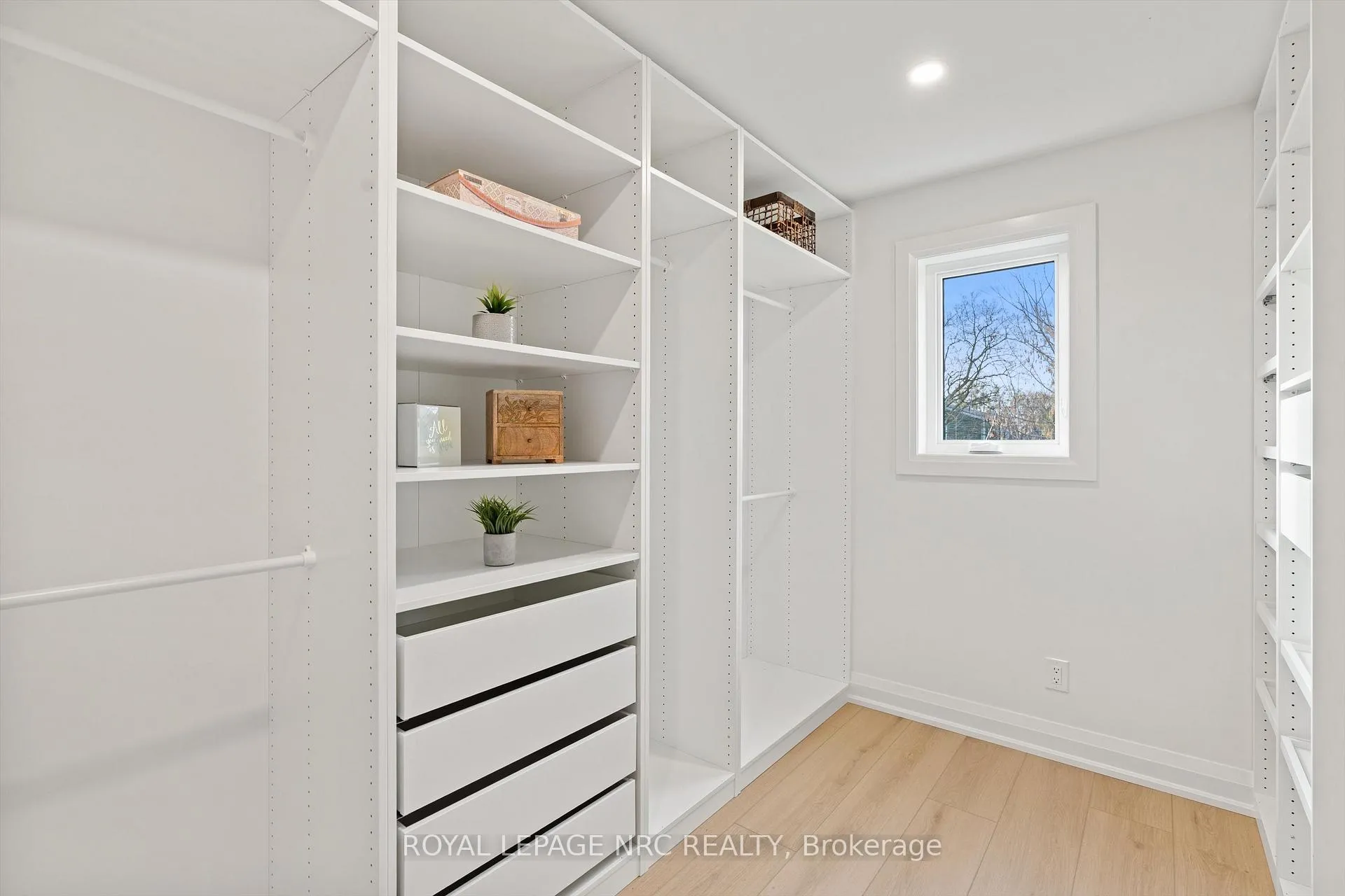 Photo 38 of 118 Glenwood Avenue, St. Catharines, Old Glenridge — HOMEH
