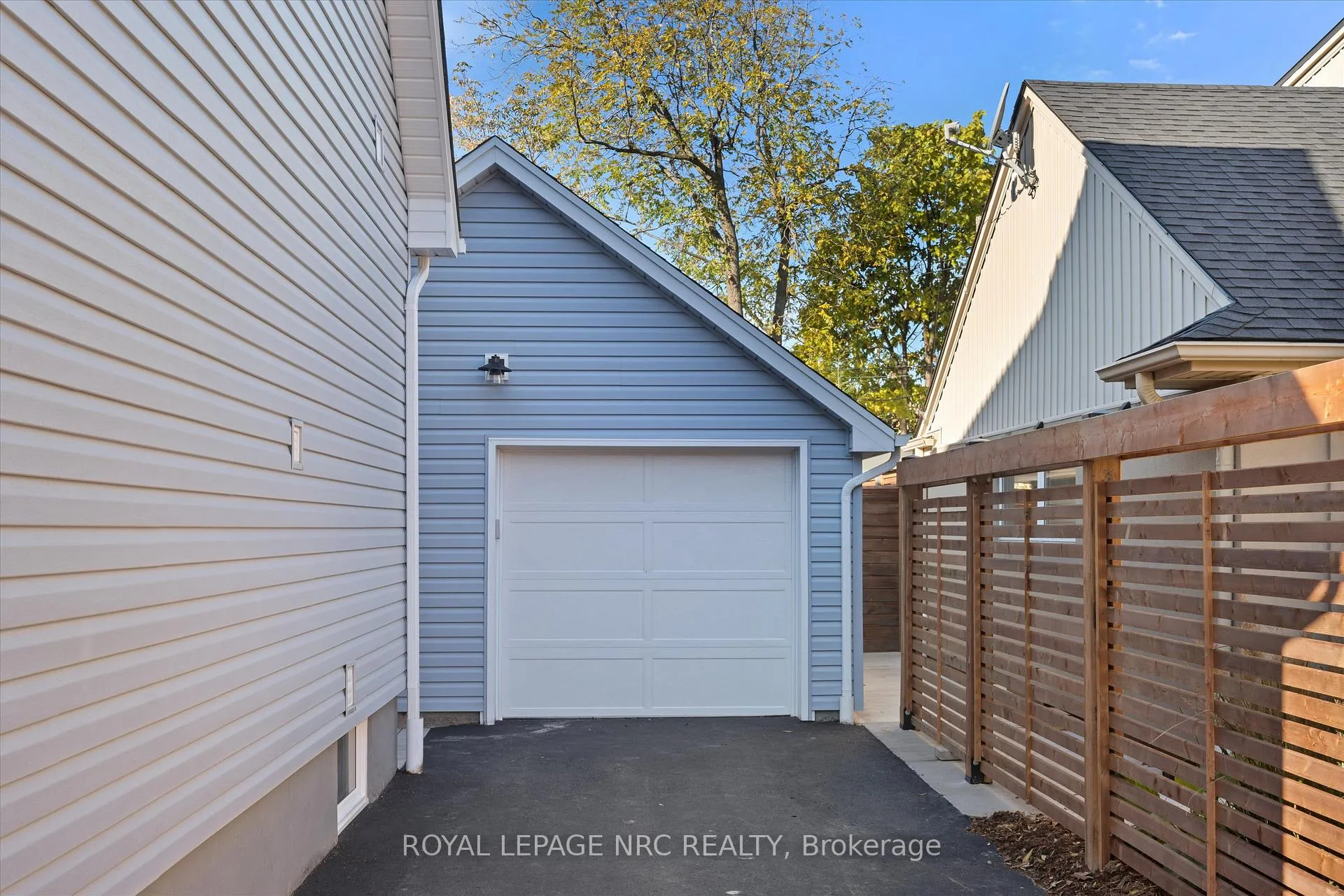 Photo 42 of 118 Glenwood Avenue, St. Catharines, Old Glenridge — HOMEH