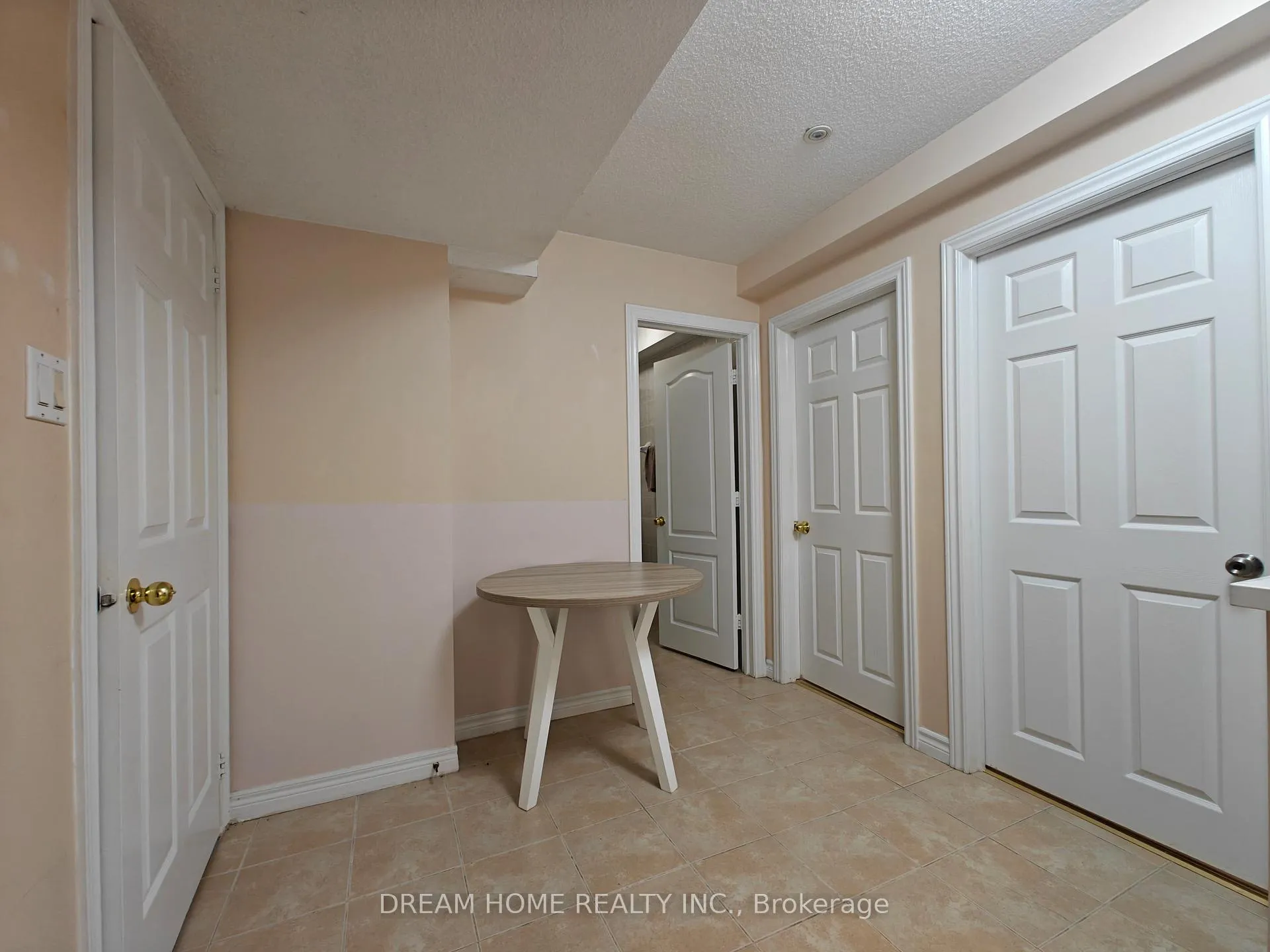 Photo 4 of Unit Bsmt, 148 Leitchcroft Crescent, Markham, Commerce Valley — HOMEH