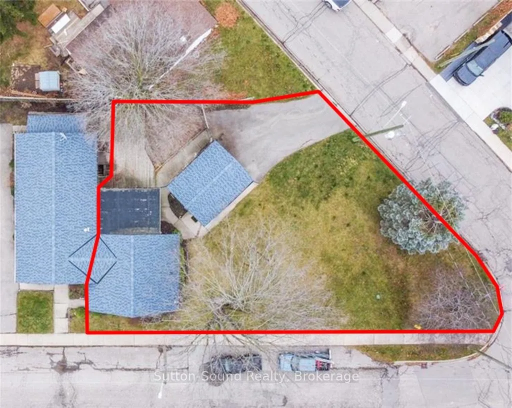 Photo 2 of Unit B, 19 Creeden Street, Brant, Paris — HOMEH