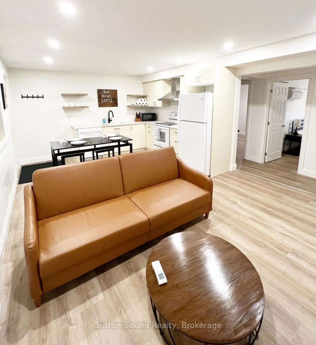 Photo 5 of Unit B, 19 Creeden Street, Brant, Paris — HOMEH