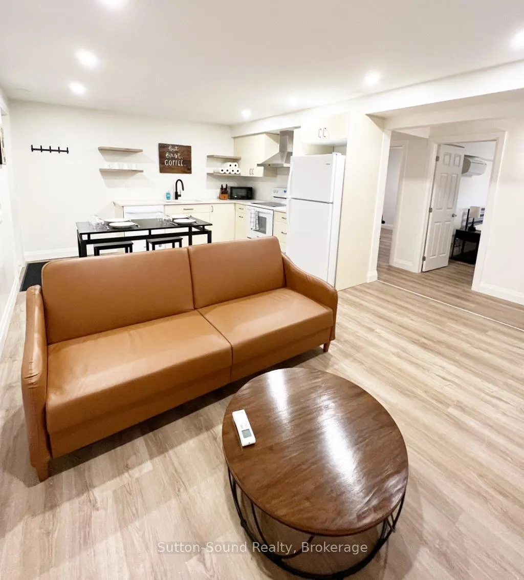 Photo 6 of Unit B, 19 Creeden Street, Brant, Paris — HOMEH