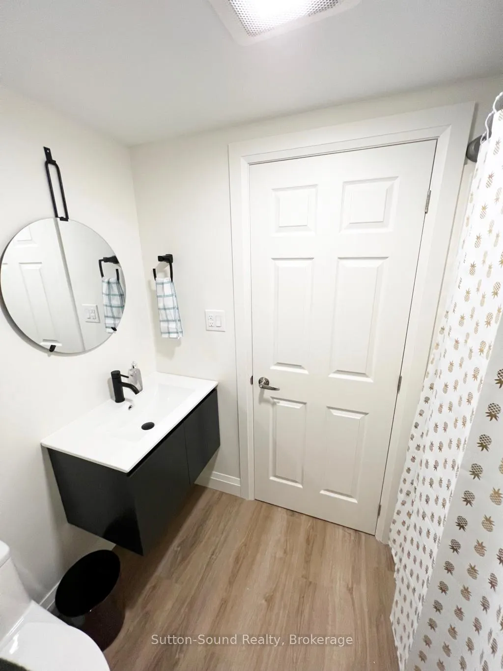 Photo 9 of Unit B, 19 Creeden Street, Brant, Paris — HOMEH