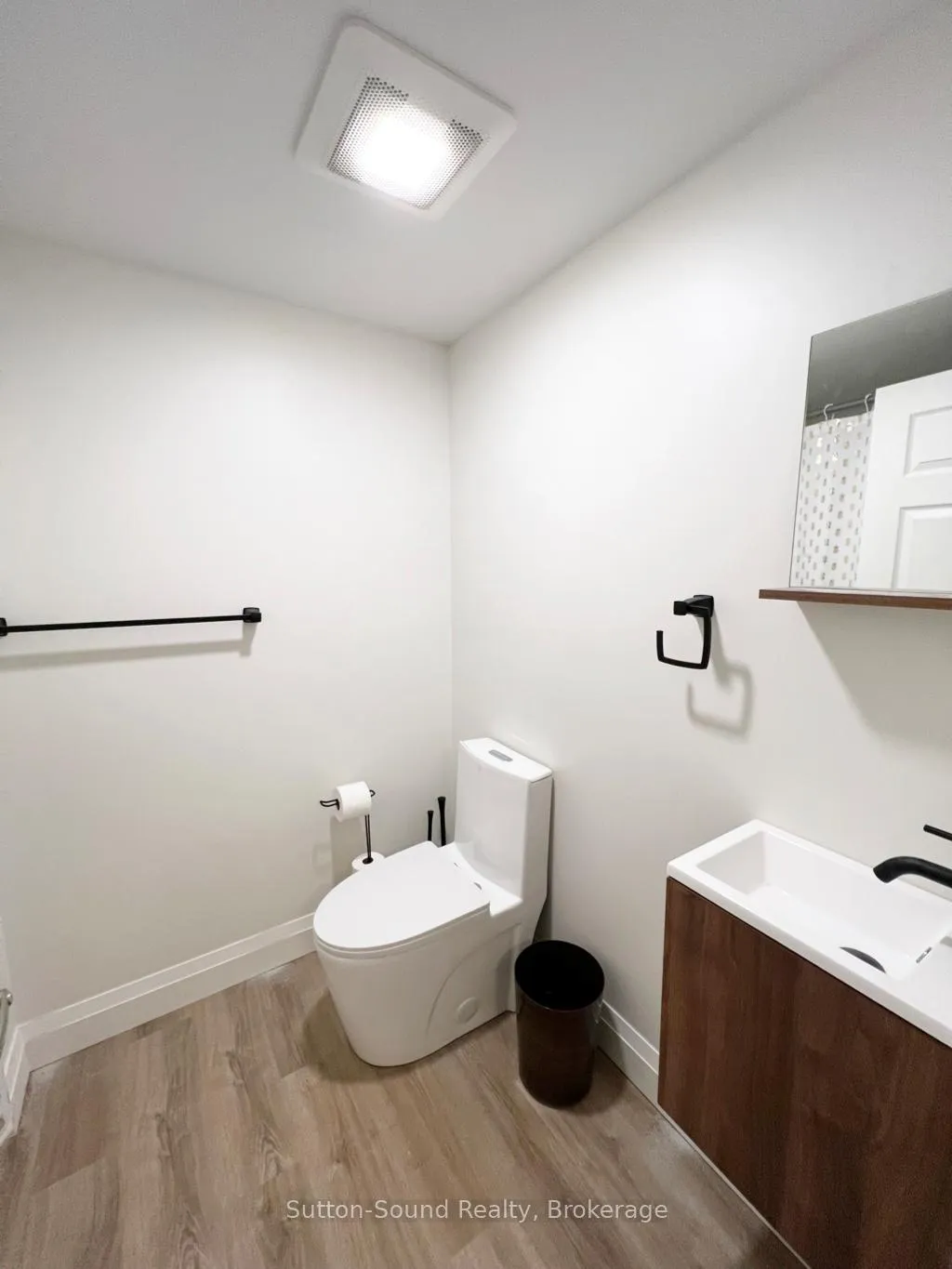 Photo 11 of Unit B, 19 Creeden Street, Brant, Paris — HOMEH