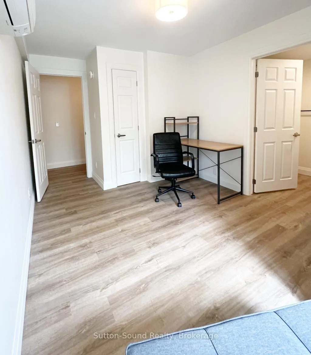 Photo 13 of Unit B, 19 Creeden Street, Brant, Paris — HOMEH