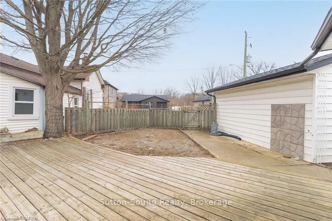 Photo 14 of Unit B, 19 Creeden Street, Brant, Paris — HOMEH