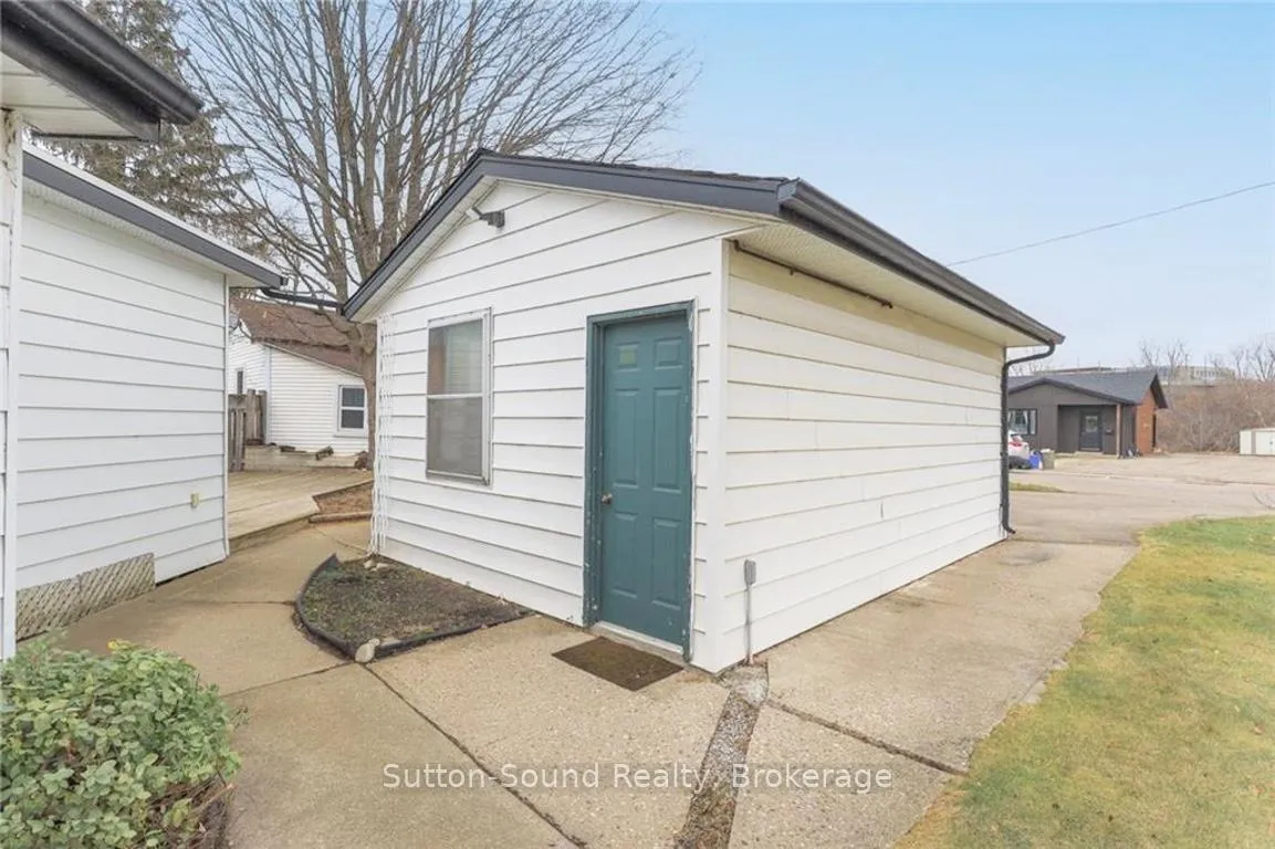 Photo 15 of Unit B, 19 Creeden Street, Brant, Paris — HOMEH