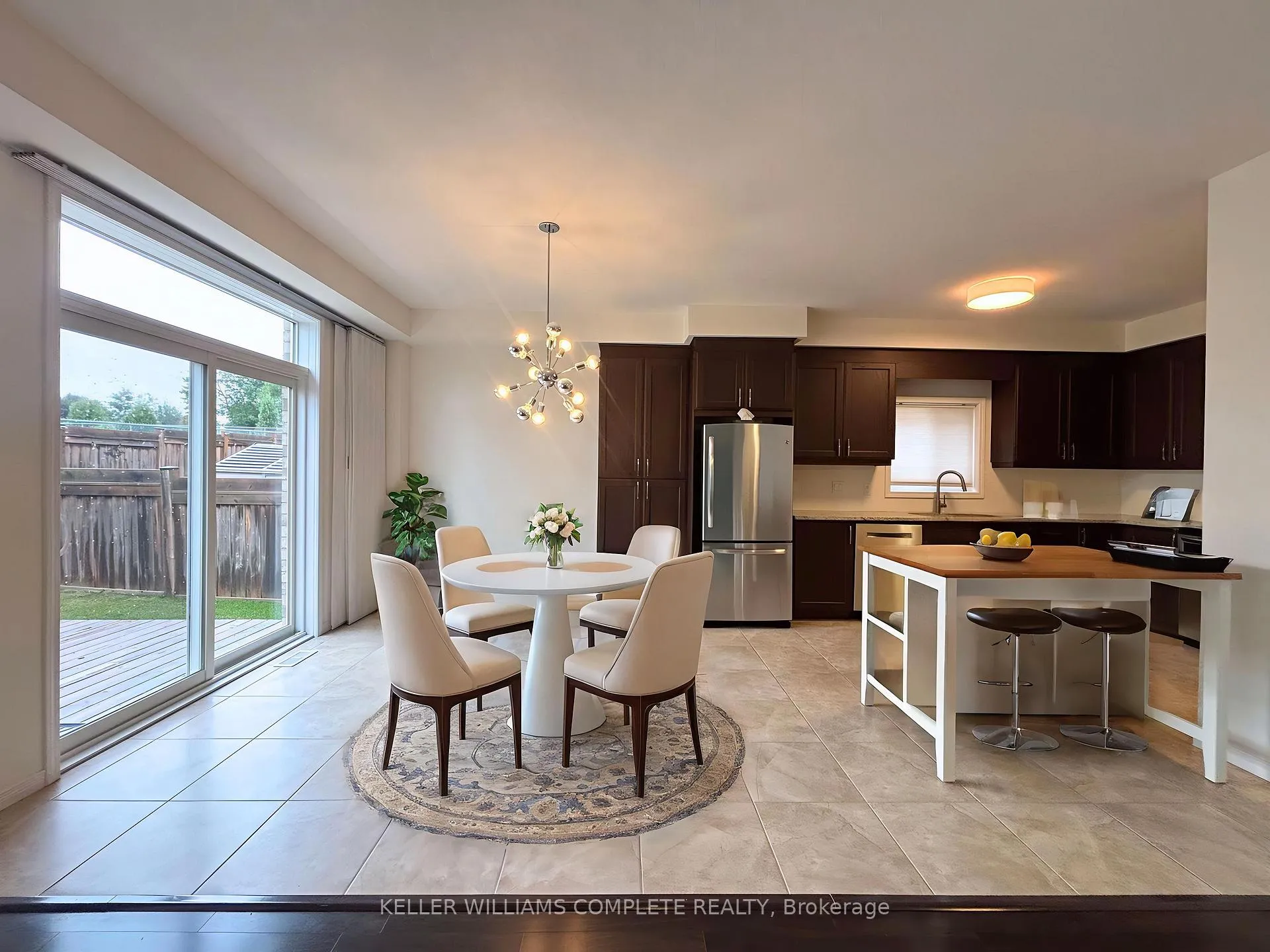 Photo 3 of 23 Irongate Drive, Brant, Paris — HOMEH