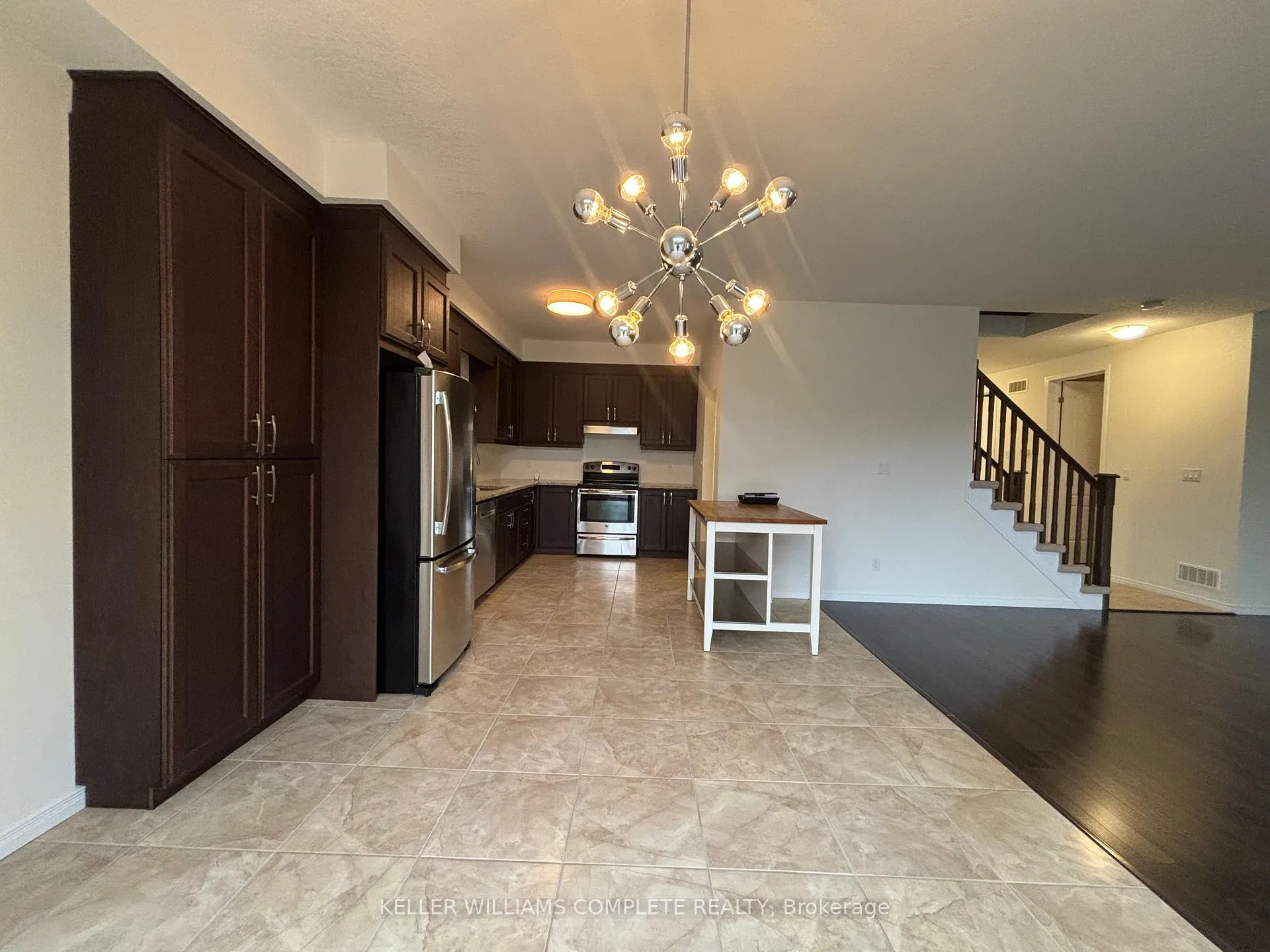 Photo 5 of 23 Irongate Drive, Brant, Paris — HOMEH