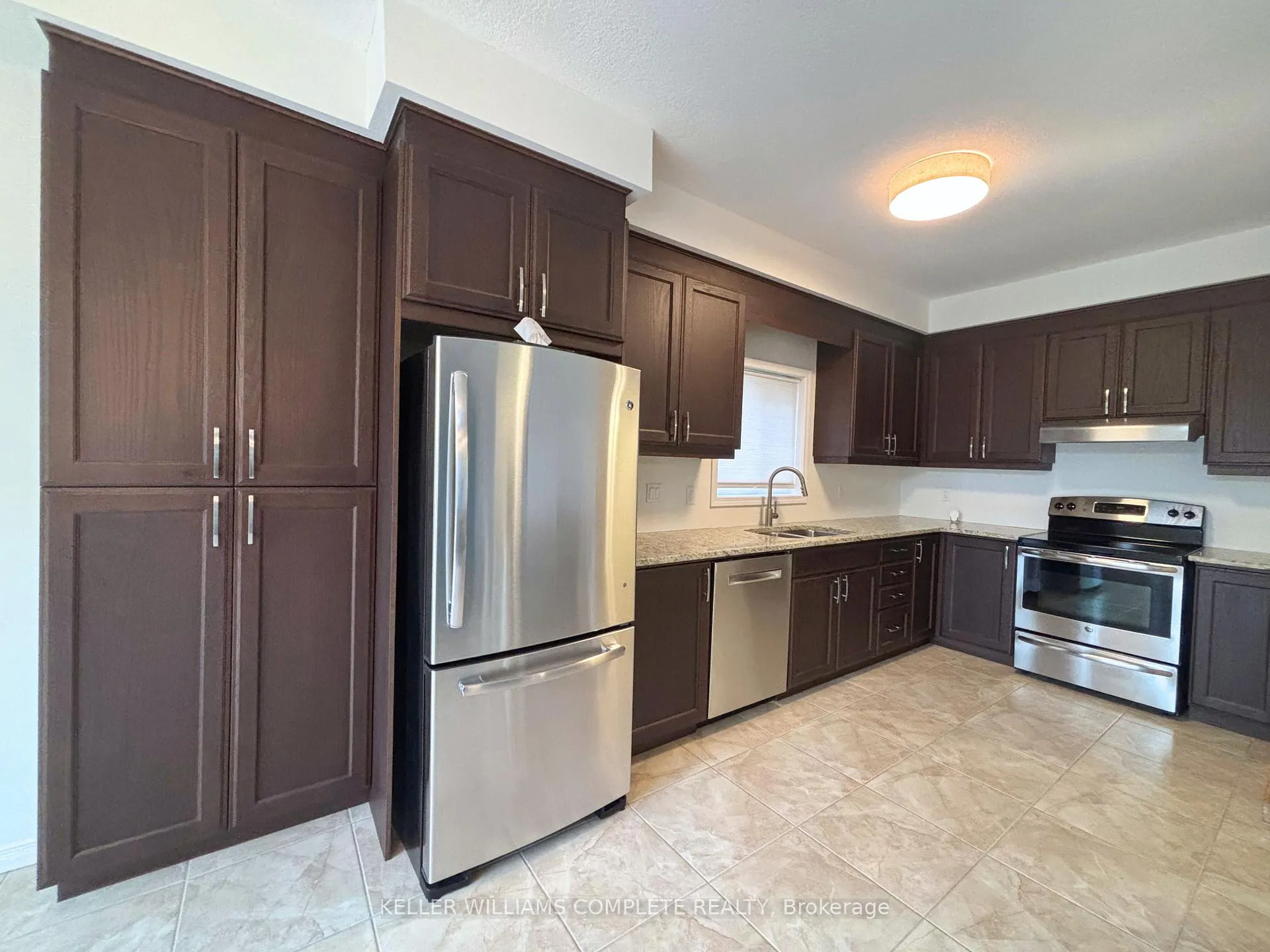 Photo 6 of 23 Irongate Drive, Brant, Paris — HOMEH