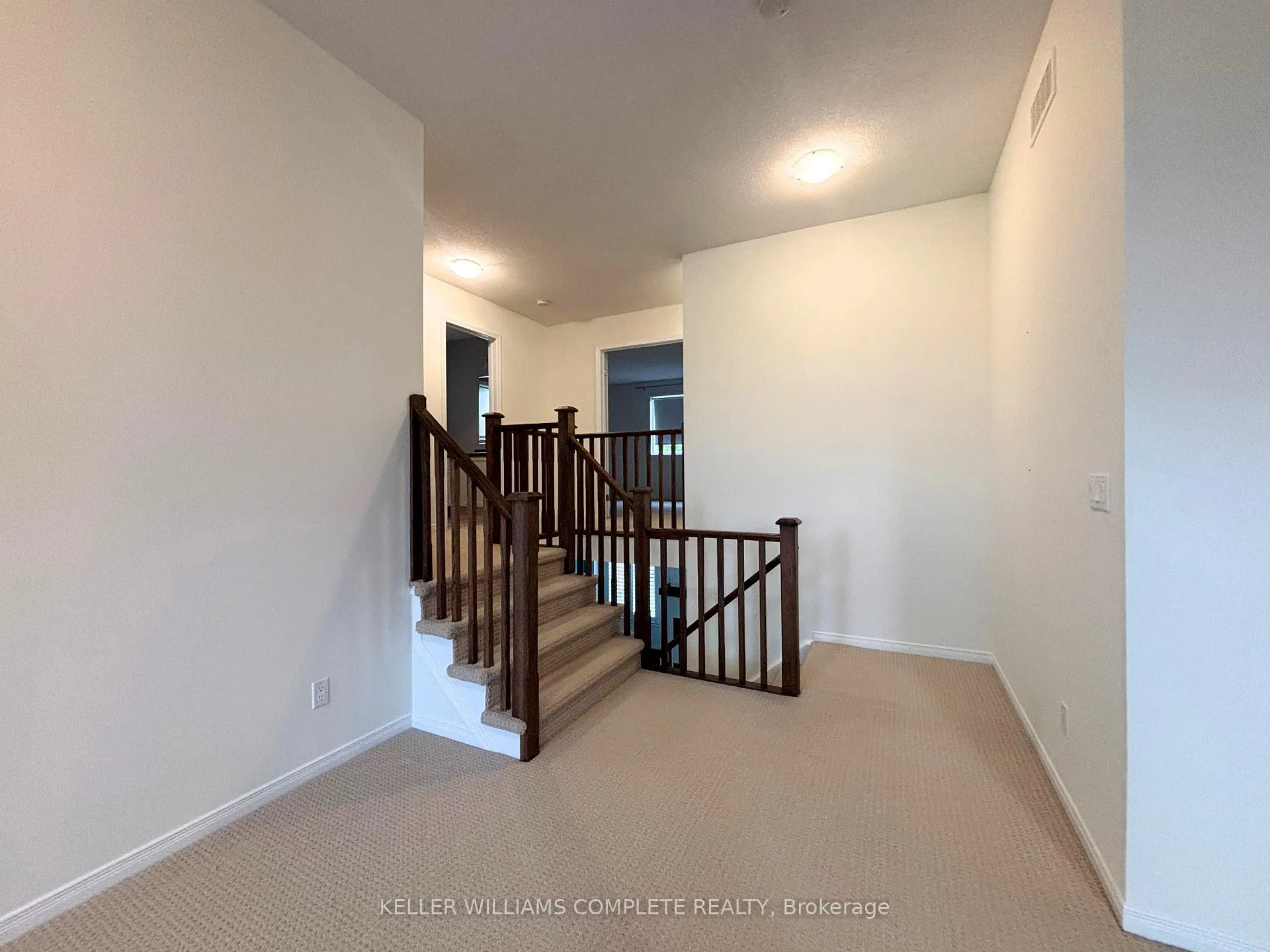 Photo 10 of 23 Irongate Drive, Brant, Paris — HOMEH