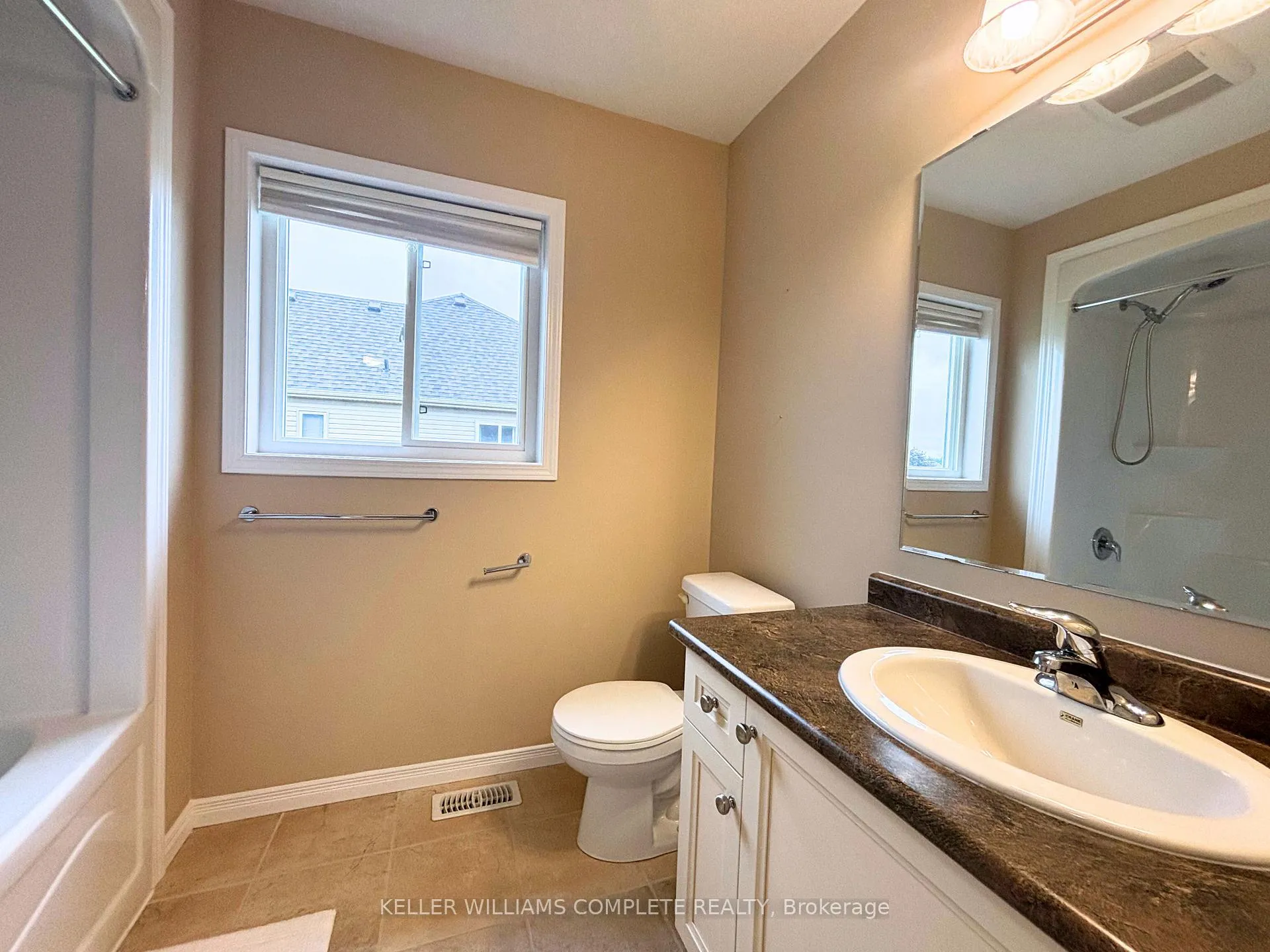 Photo 14 of 23 Irongate Drive, Brant, Paris — HOMEH