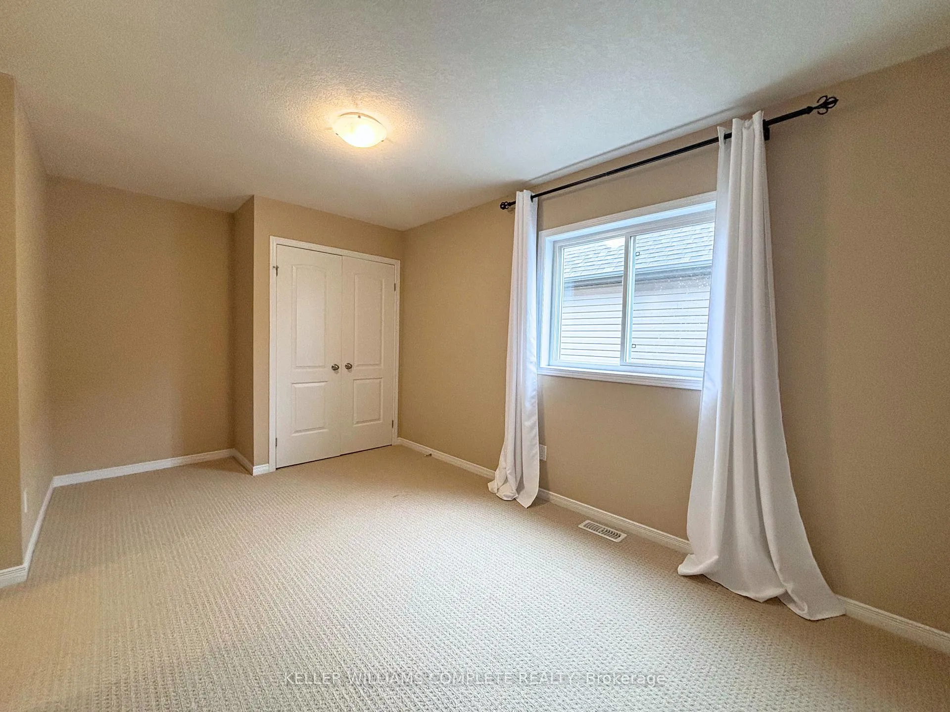 Photo 20 of 23 Irongate Drive, Brant, Paris — HOMEH