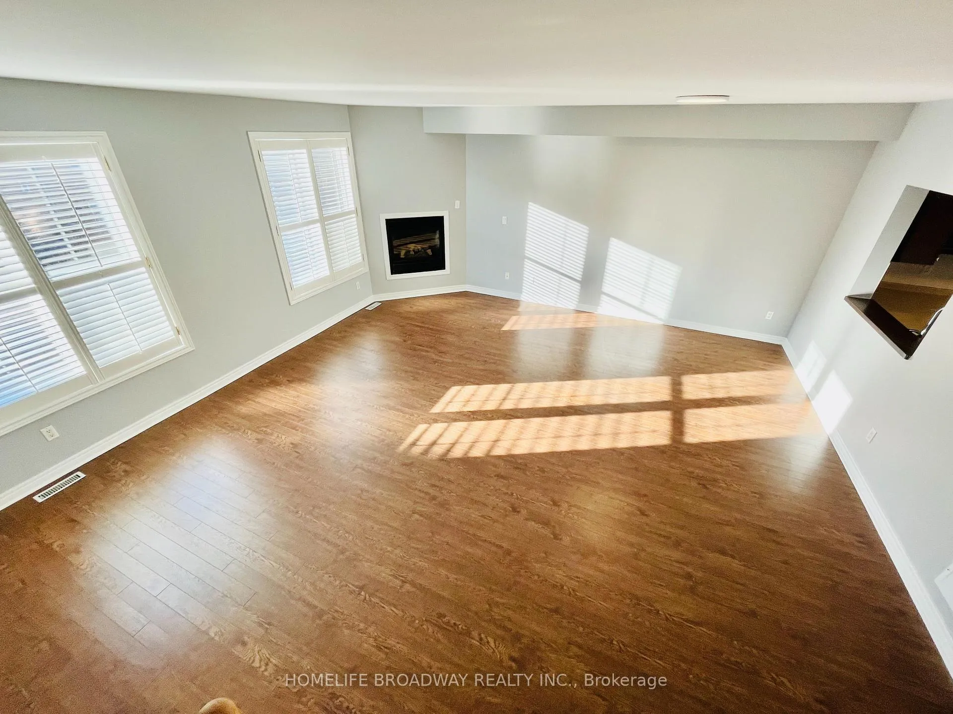 Photo 2 of 179 Leitchcroft Crescent, Markham, Commerce Valley — HOMEH