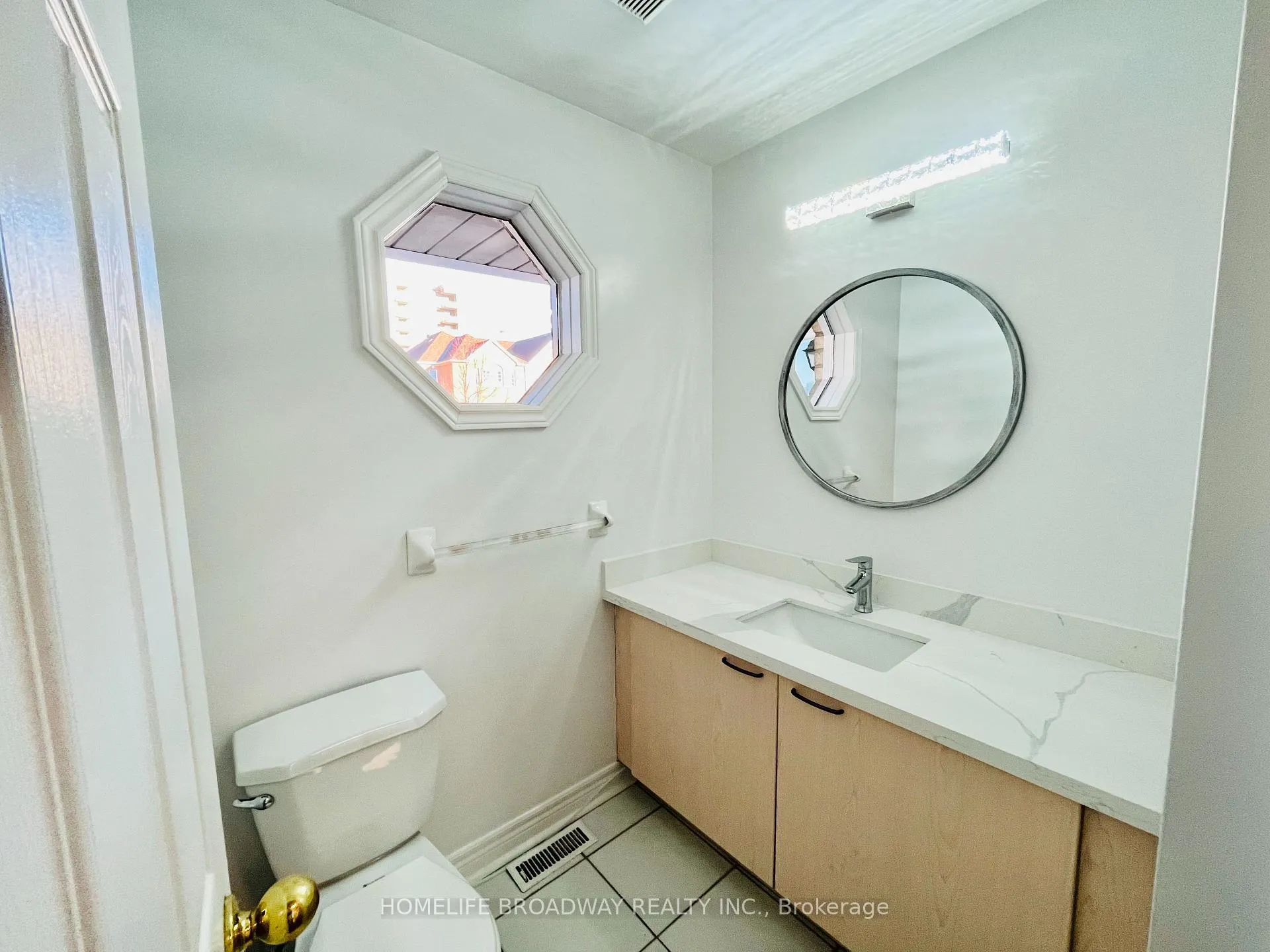 Photo 3 of 179 Leitchcroft Crescent, Markham, Commerce Valley — HOMEH