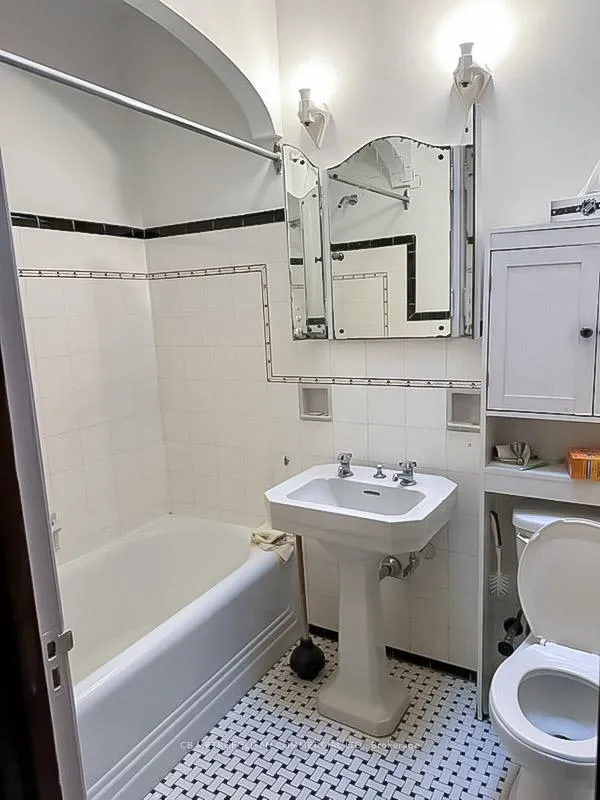 Photo 8 of Unit 4, 21 Castle Knock Road, Toronto, Lawrence Park South — HOMEH
