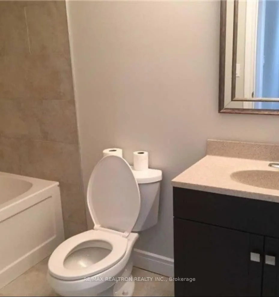 Photo 8 of Unit Basement, 18 Guildwood Drive, Richmond Hill, Harding — HOMEH