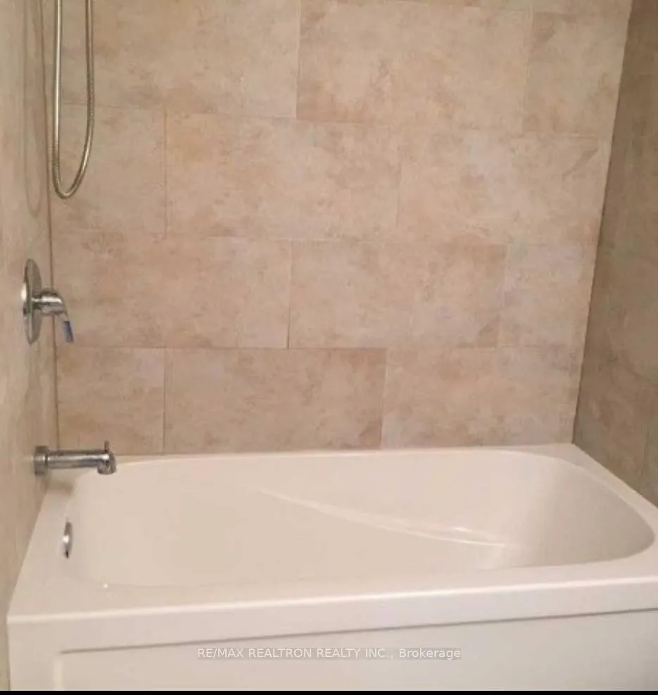Photo 9 of Unit Basement, 18 Guildwood Drive, Richmond Hill, Harding — HOMEH