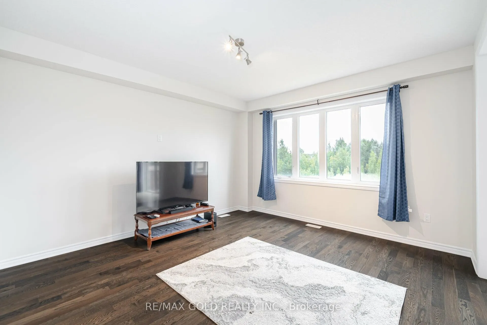 Photo 15 of 23 Santo Court N, Woolwich — HOMEH