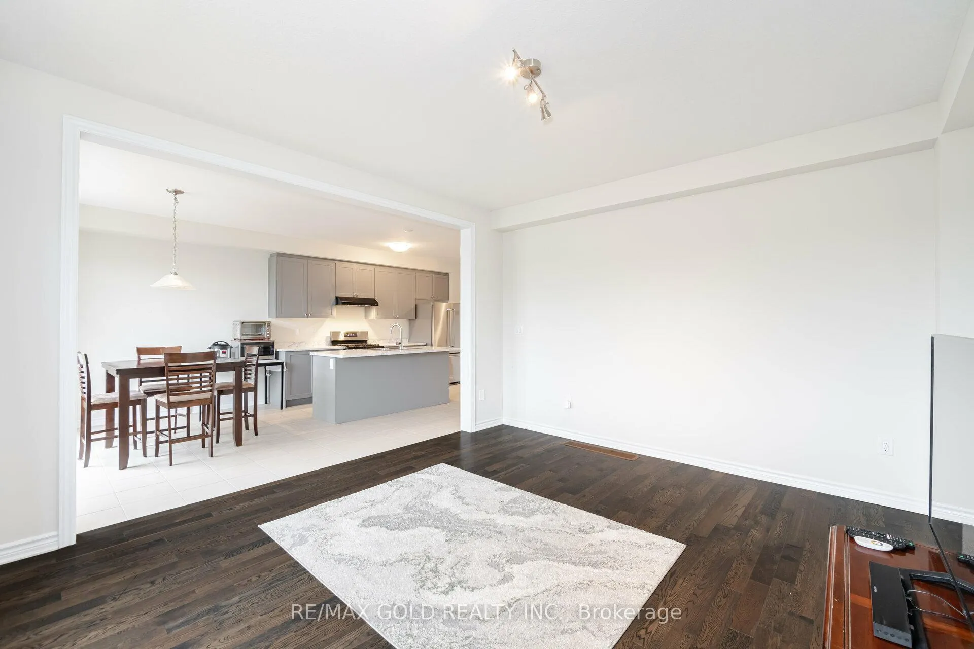 Photo 16 of 23 Santo Court N, Woolwich — HOMEH