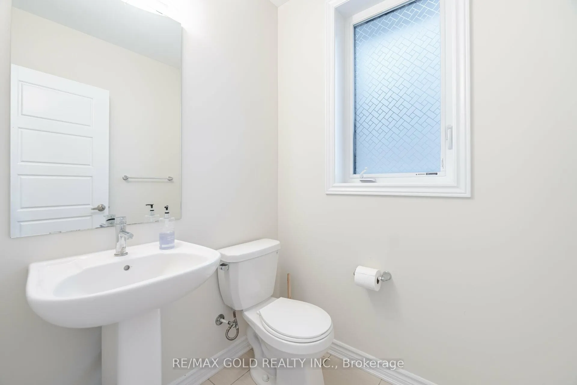 Photo 17 of 23 Santo Court N, Woolwich — HOMEH