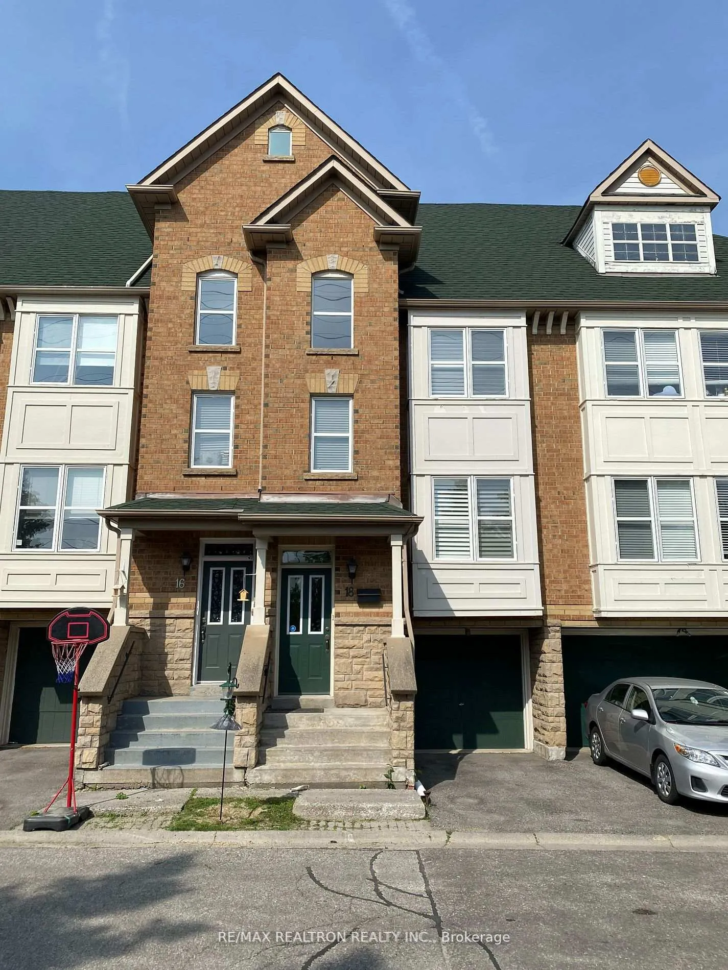 Photo 1 of 18 Asalin Way, Markham, Buttonville — HOMEH