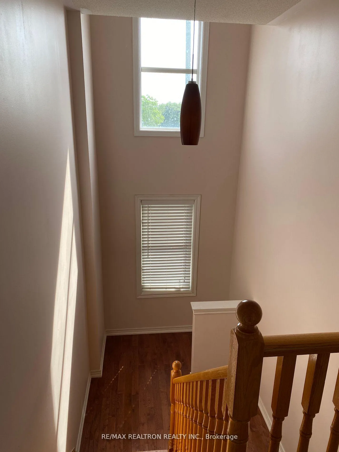 Photo 9 of 18 Asalin Way, Markham, Buttonville — HOMEH
