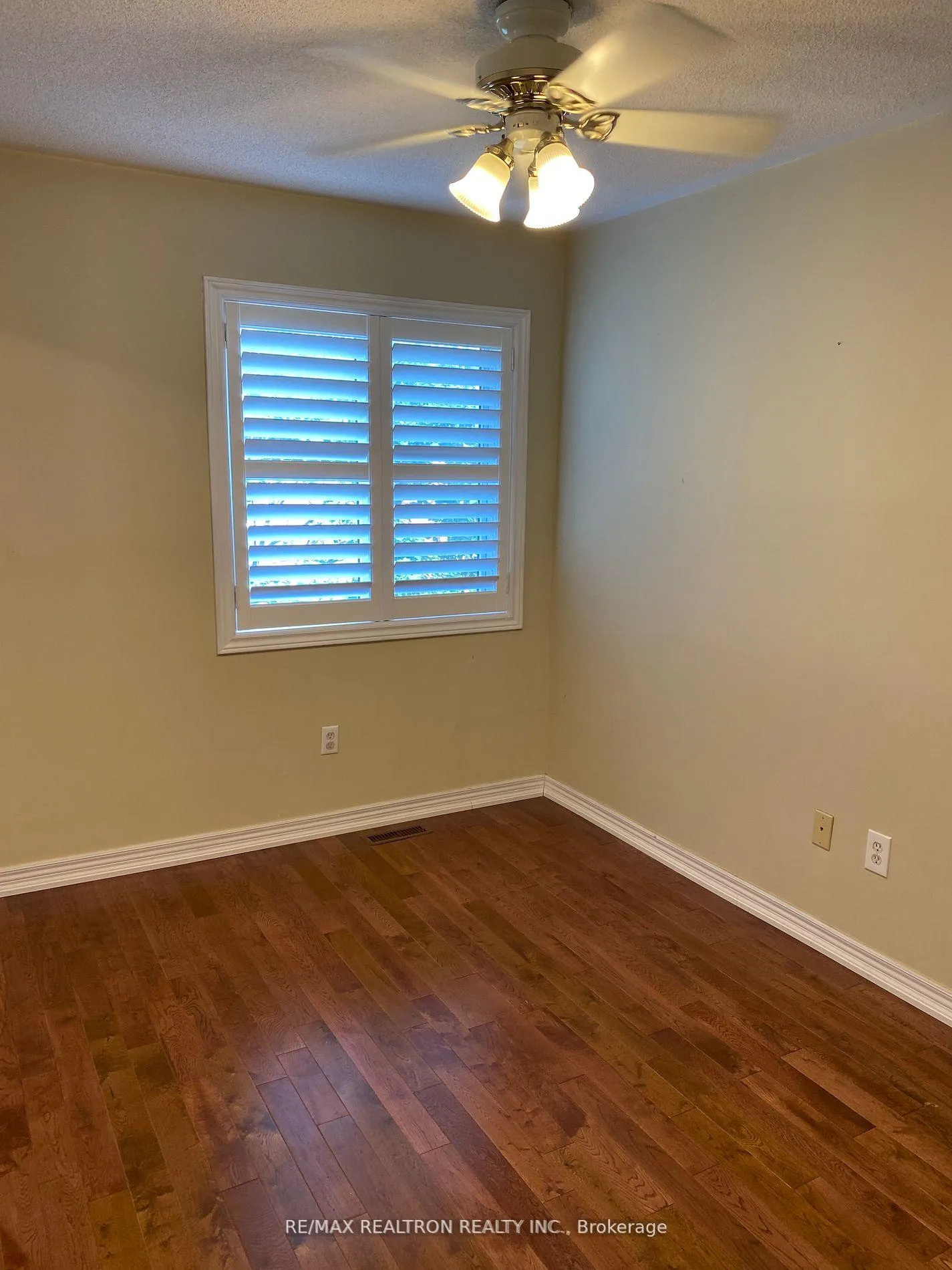 Photo 13 of 18 Asalin Way, Markham, Buttonville — HOMEH