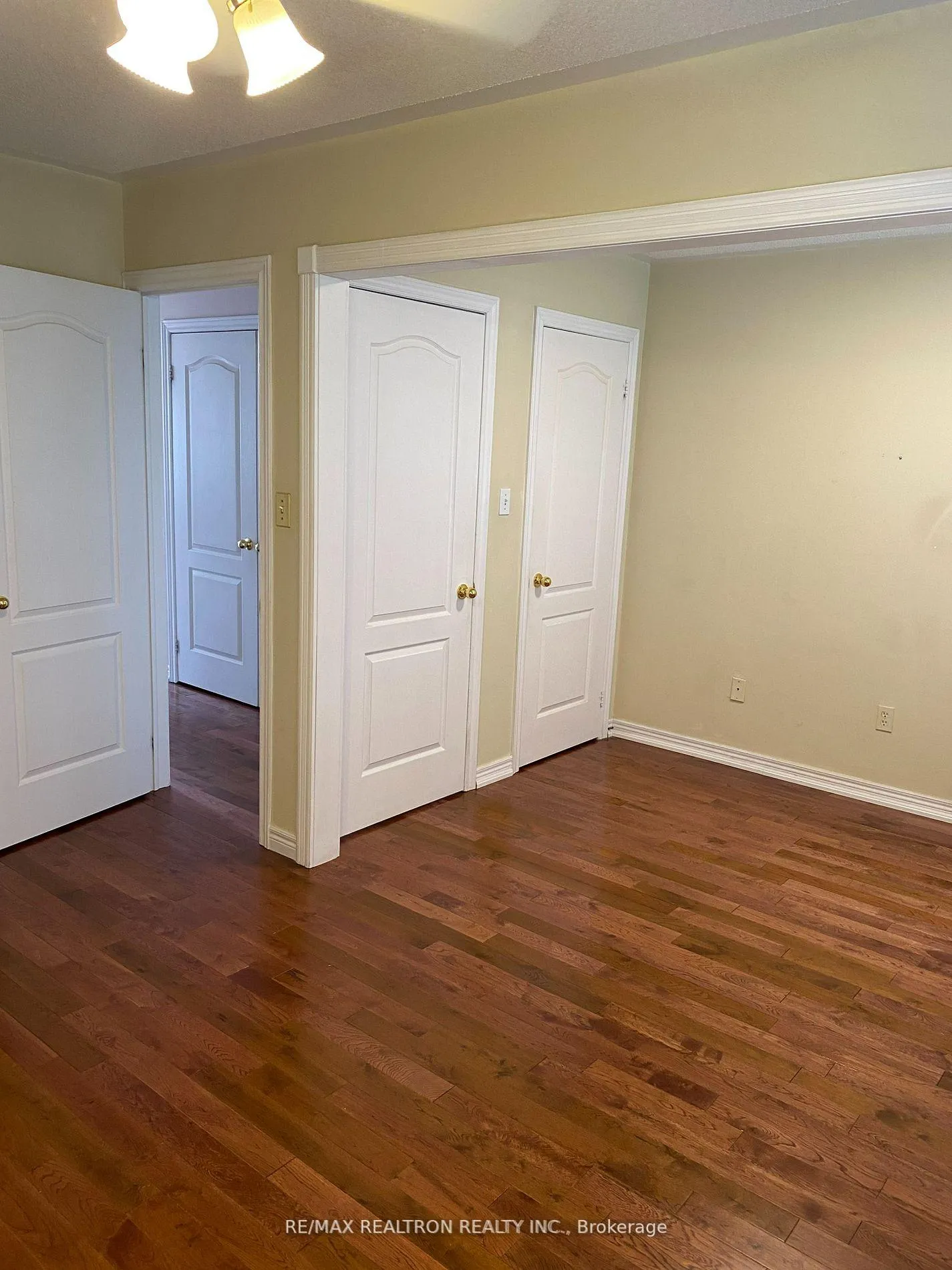 Photo 14 of 18 Asalin Way, Markham, Buttonville — HOMEH
