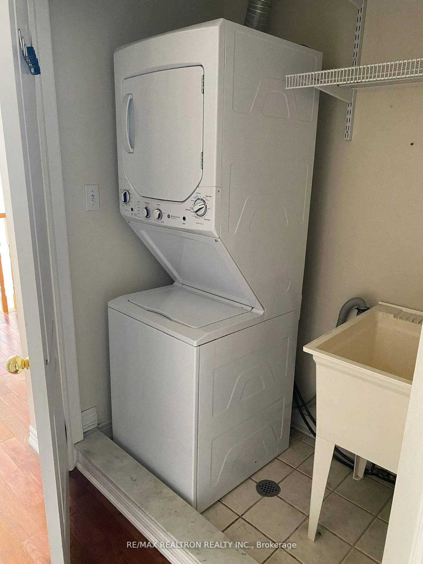 Photo 15 of 18 Asalin Way, Markham, Buttonville — HOMEH