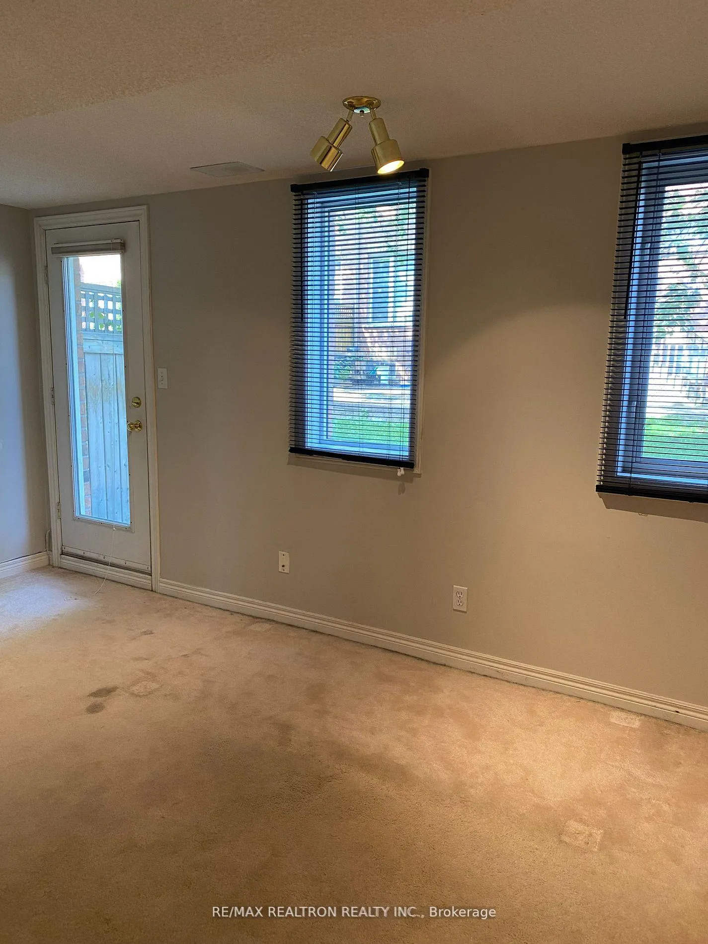 Photo 17 of 18 Asalin Way, Markham, Buttonville — HOMEH