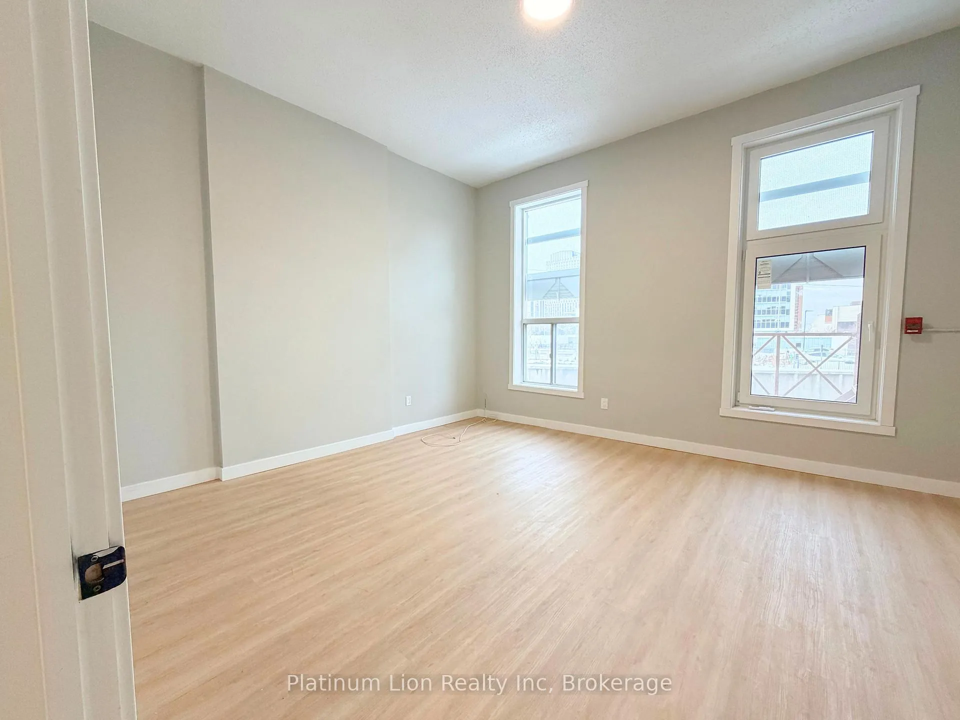 Photo 3 of Unit 4, 117 Park Street S, Hamilton, Durand — HOMEH