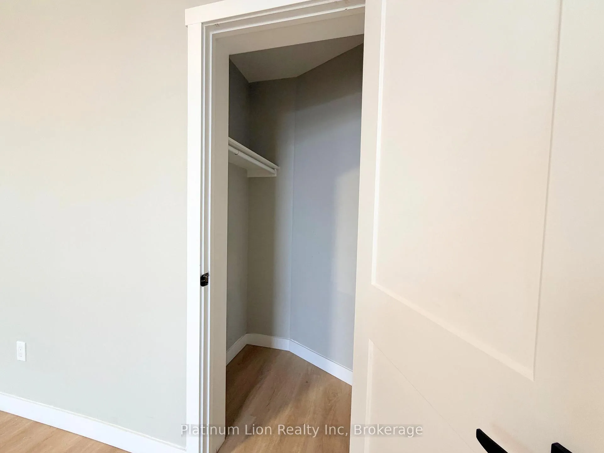 Photo 9 of Unit 4, 117 Park Street S, Hamilton, Durand — HOMEH