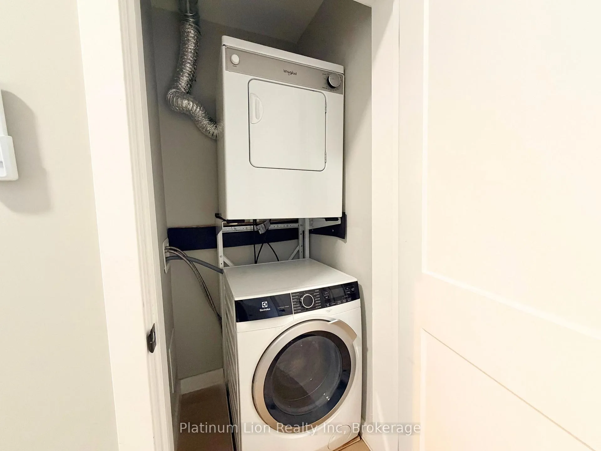 Photo 12 of Unit 4, 117 Park Street S, Hamilton, Durand — HOMEH