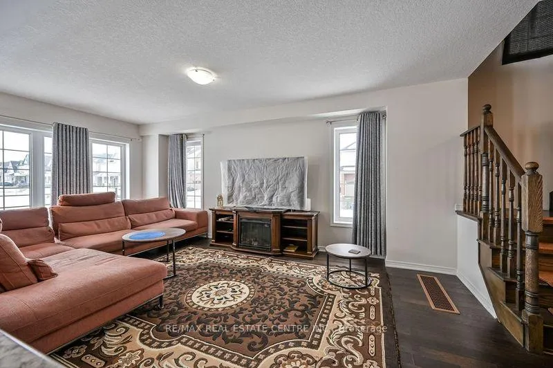 Photo 6 of 31 Armes Street, Hamilton, Binbrook — HOMEH