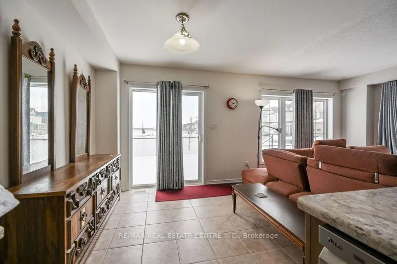 Photo 12 of 31 Armes Street, Hamilton, Binbrook — HOMEH
