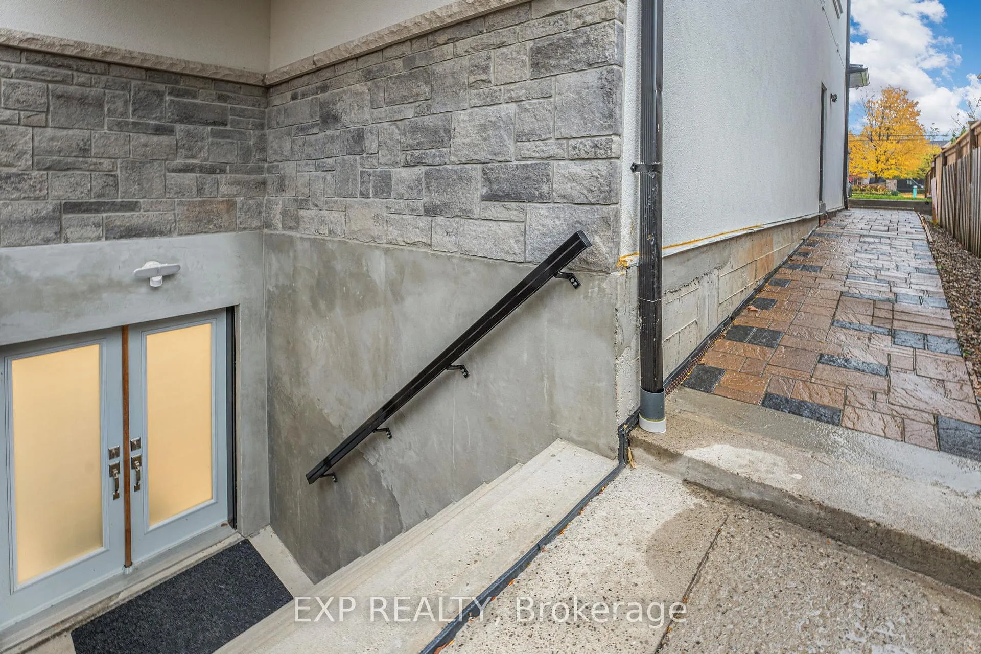 Photo 3 of Unit BSMT, 330 Maple Avenue, Halton Hills, Georgetown — HOMEH
