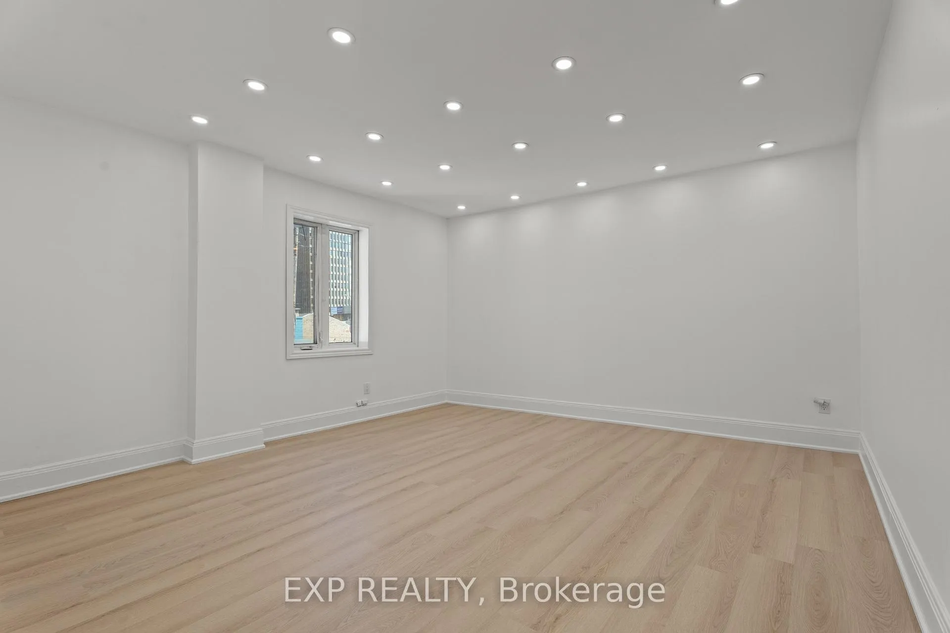 Photo 5 of Unit 3, 93 John Street S, Hamilton, Corktown — HOMEH