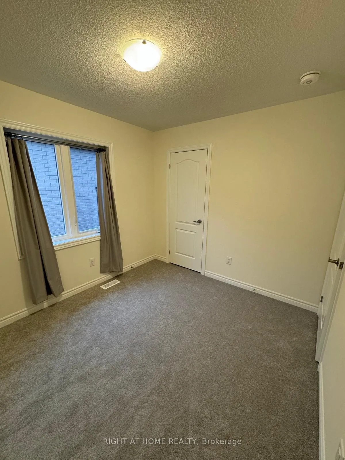 Photo 10 of 1143 Wilmington Avenue, Oshawa, Kedron — HOMEH