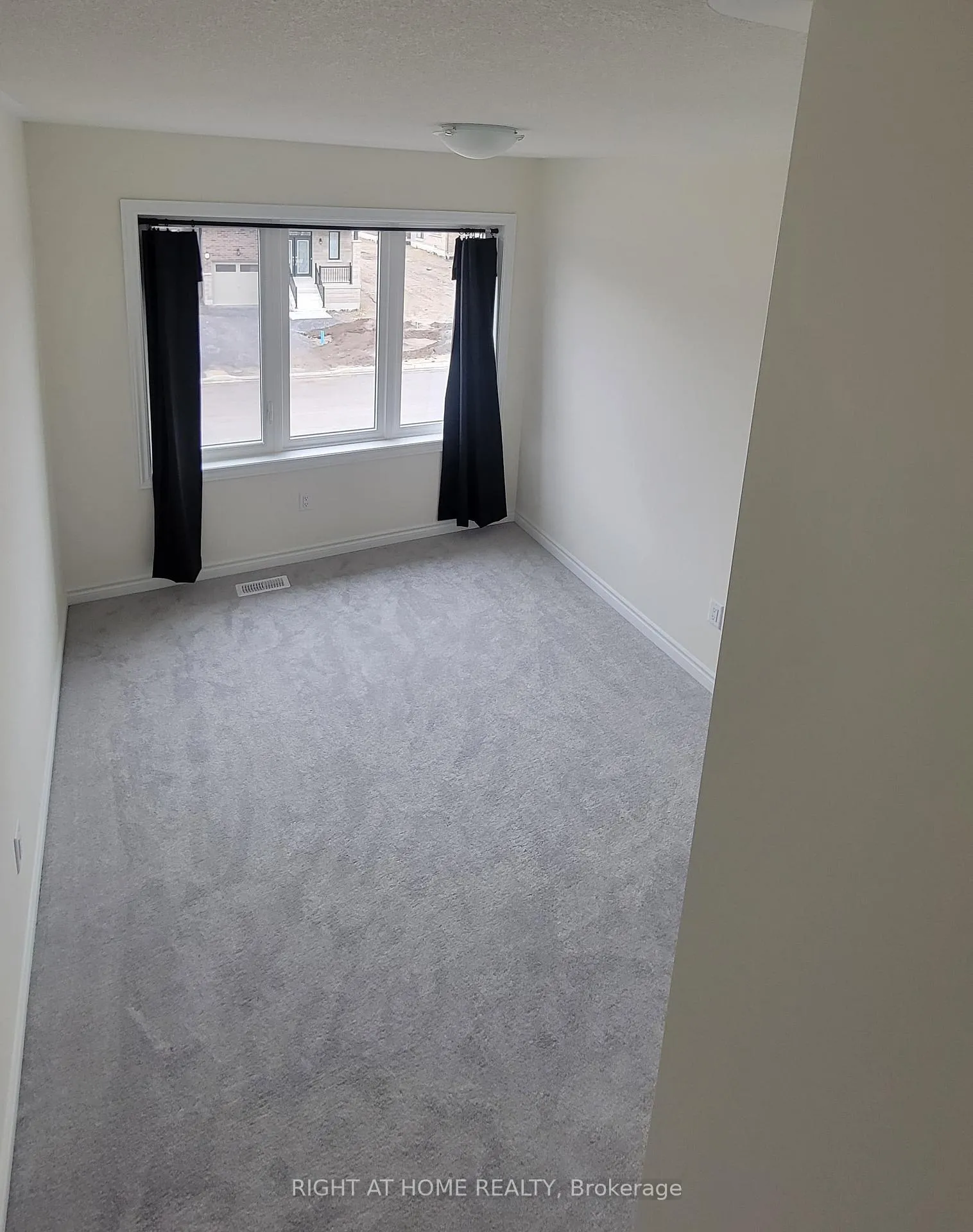 Photo 14 of 1143 Wilmington Avenue, Oshawa, Kedron — HOMEH