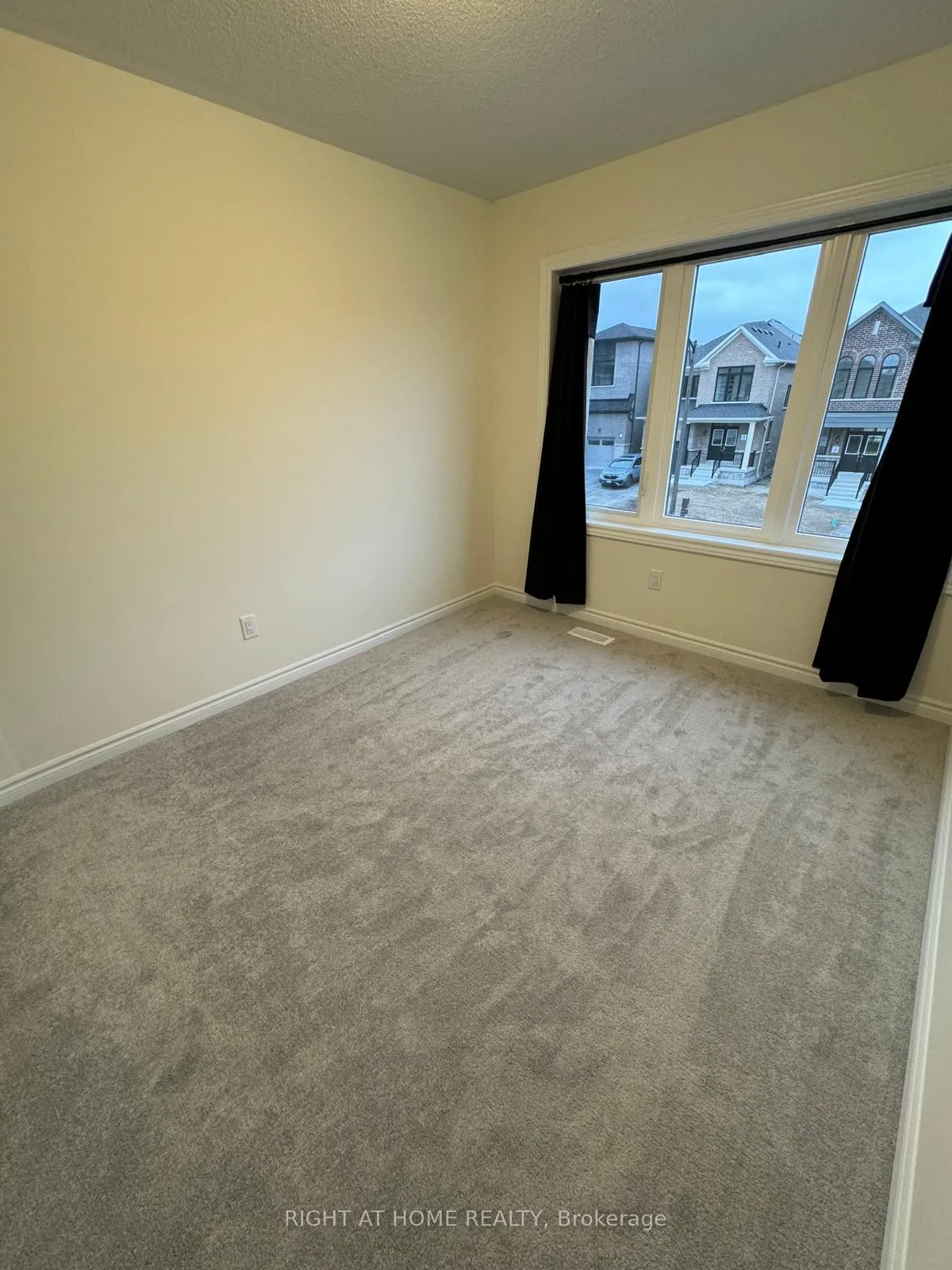 Photo 15 of 1143 Wilmington Avenue, Oshawa, Kedron — HOMEH