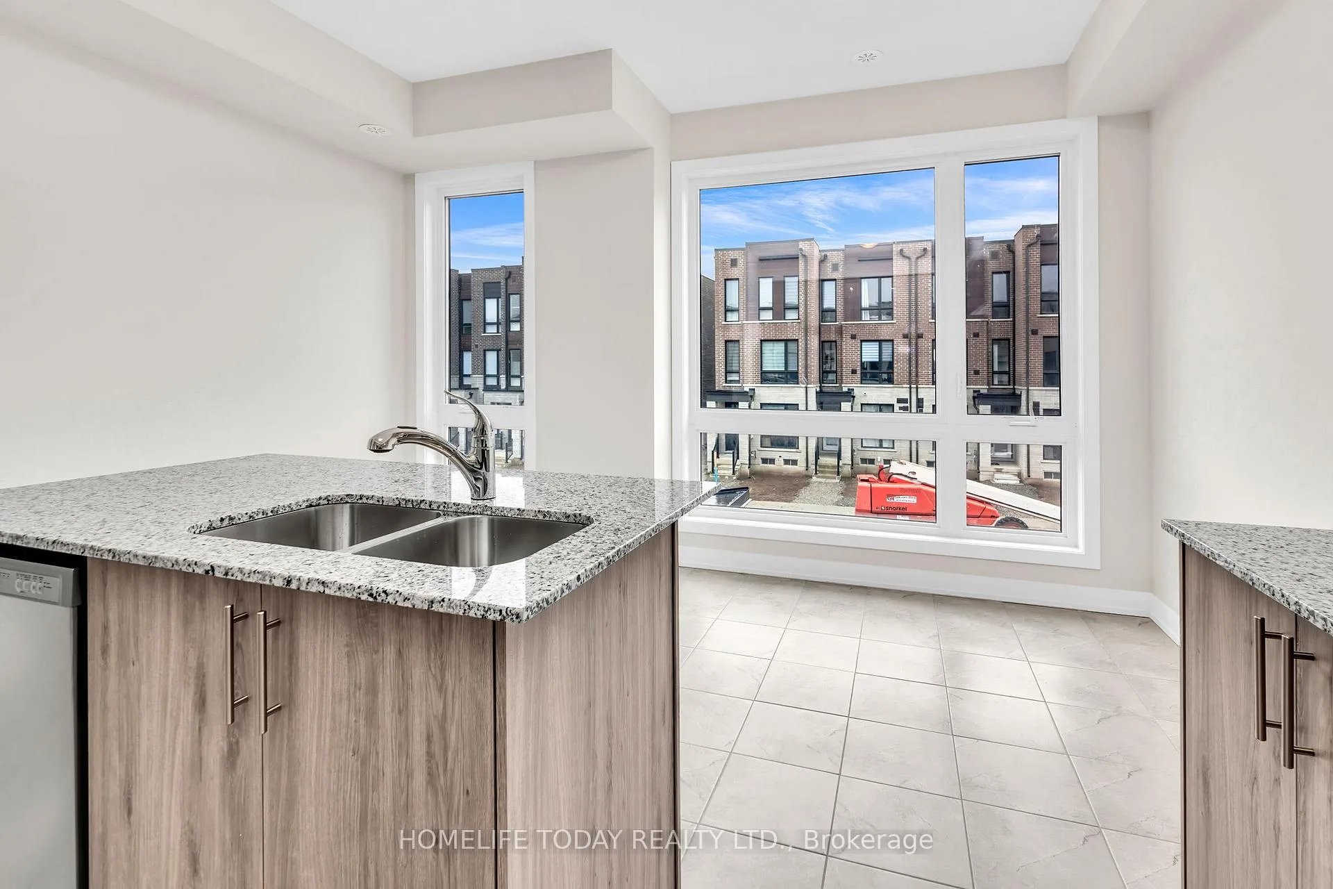 Photo 14 of 104 Stauffer Crescent, Markham, Cornell — HOMEH